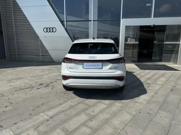 Audi Q4 e-tron 2024 Model 40 e-tron Genesis Edition – фото 3