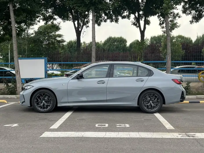 BMW 3 Series 2025 Model 330Li M Sports Night Set – фото 3