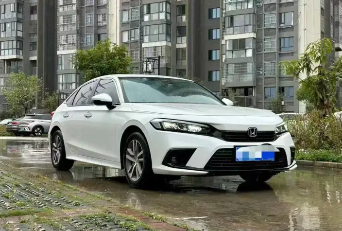 Honda Civic 2022 Model 240TURBO CVT Dynamic Edition – фото 3