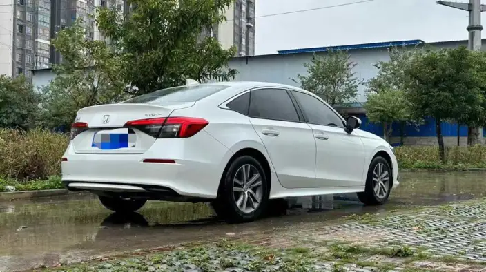 Honda Civic 2022 Model 240TURBO CVT Dynamic Edition – фото 6