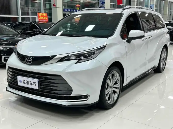 Toyota Sienna 2024 Model Hybrid 2.5L Zhen Xiang Premium Edition – фото 1