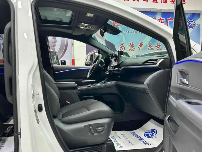 Toyota Sienna 2024 Model Hybrid 2.5L Zhen Xiang Premium Edition – фото 5