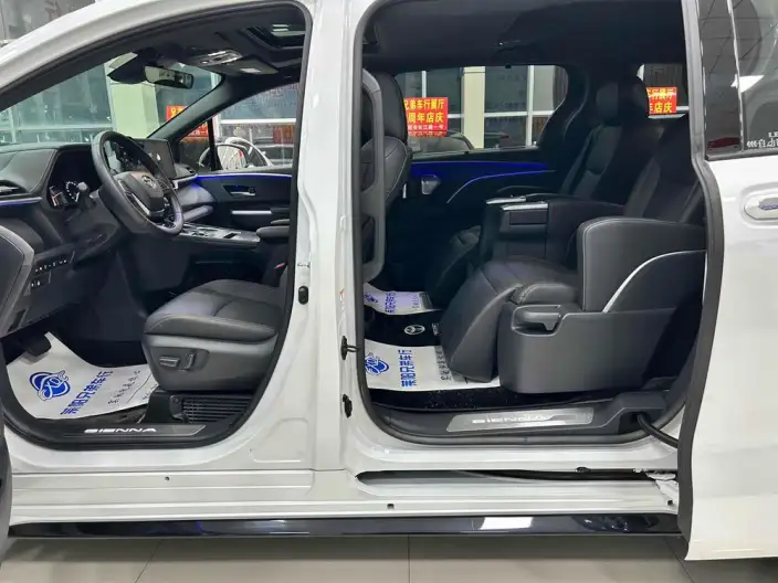 Toyota Sienna 2024 Model Hybrid 2.5L Zhen Xiang Premium Edition – фото 6