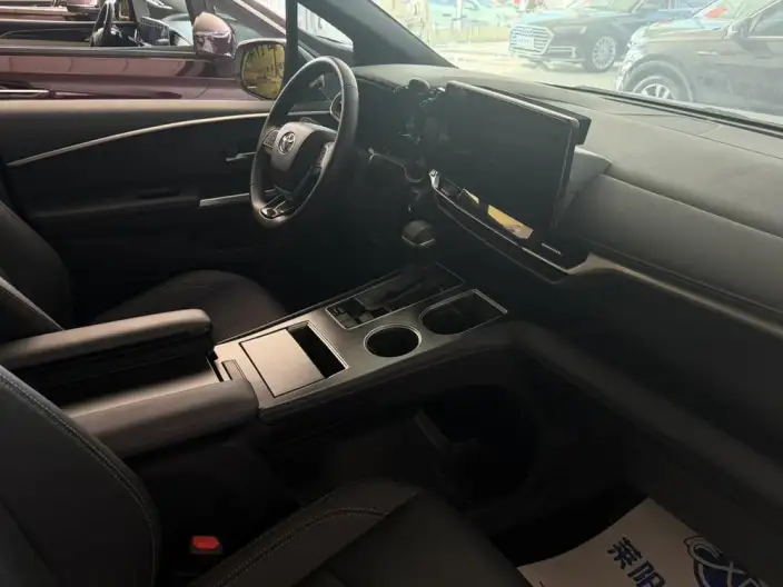 Toyota Sienna 2024 Model Hybrid 2.5L Zhen Xiang Premium Edition – фото 7