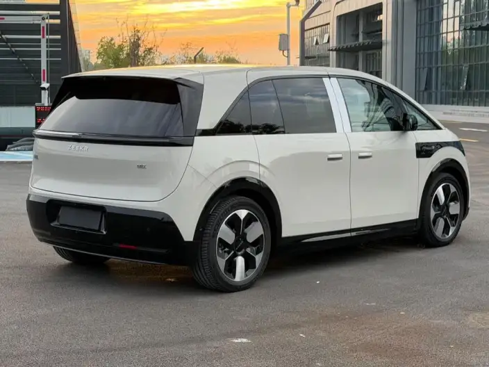 ZEEKR MIX 2025 Model 76kWh Smart Driving Edition – фото 7