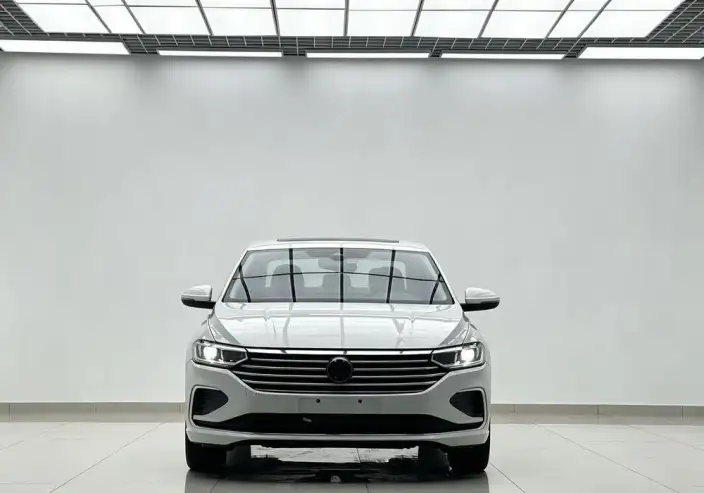 Volkswagen Lavida 2023 Model 1.5L Automatic Starry Sky Five Million Edition – фото 2