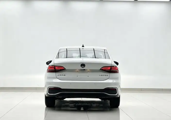 Volkswagen Lavida 2023 Model 1.5L Automatic Starry Sky Five Million Edition – фото 5