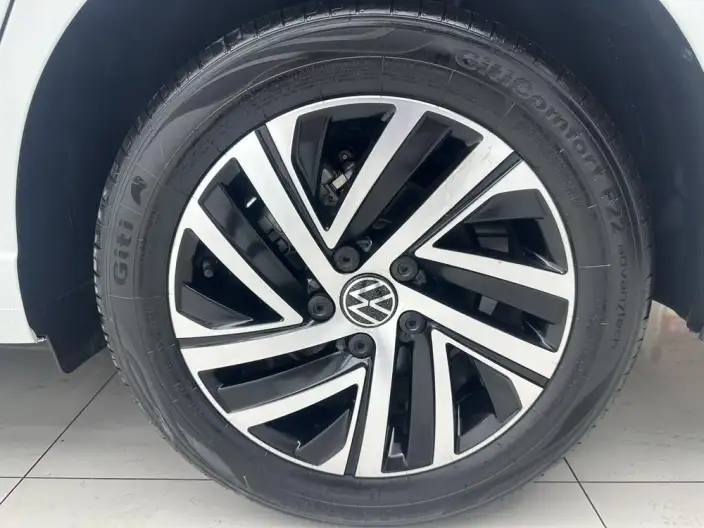 Volkswagen Lavida 2023 Model 1.5L Automatic Starry Sky Five Million Edition – фото 7