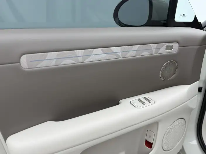 IM LS6 2026 Model EV Max – фото 8