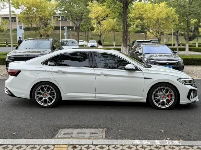 Volkswagen Sagitar 2024 Model 300TSI DSG Beyond Edition – фото 8