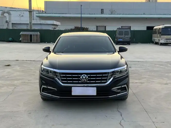Volkswagen Passat 2021 Model 280TSI Business Edition – фото 2