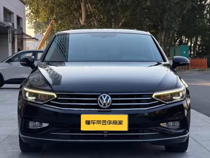Volkswagen Magotan 2020 Model 330TSI DSG Luxury Model – фото 2