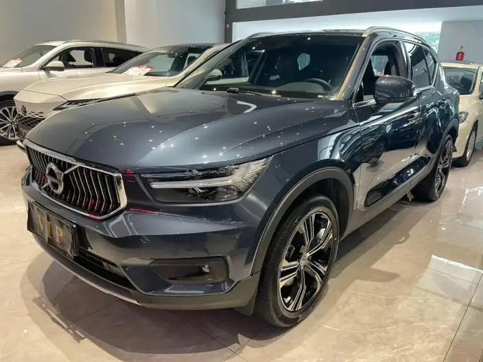 Volvo XC40 2021 Model T4 4WD Smart Range Deluxe Edition – фото 1