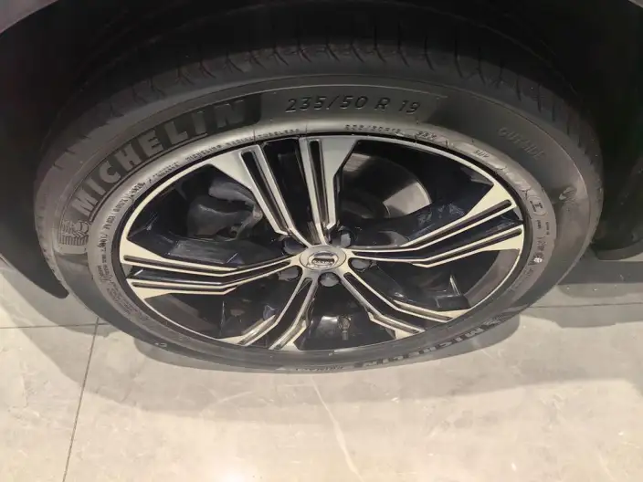 Volvo XC40 2021 Model T4 4WD Smart Range Deluxe Edition – фото 5