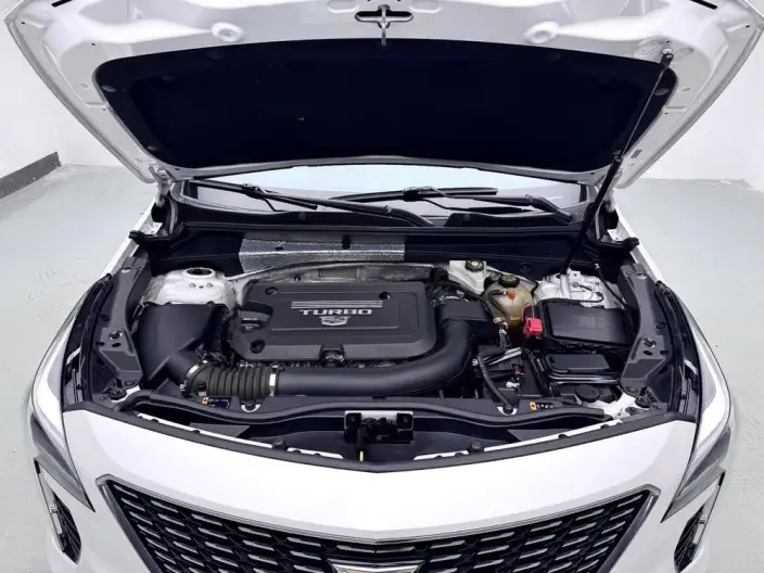Cadillac XT4 2021 Model 28T 2WD Leading Model – фото 10
