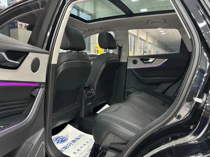 Hongqi HS5 2025 Model 2.0T Flag Xiang Pro Edition – фото 8