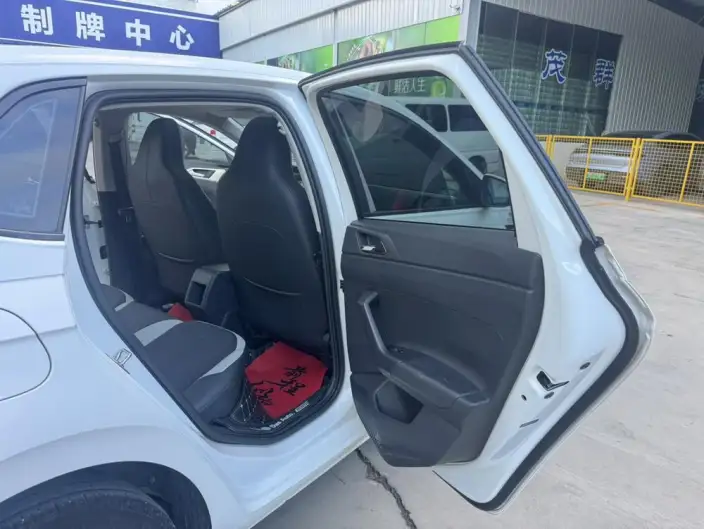 Polo 2021 Model Plus 1.5L Automatic Colorful Technology Version – фото 9