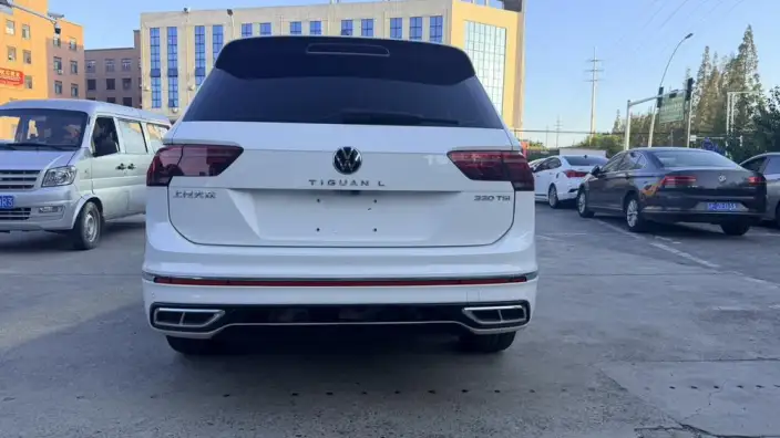 Volkswagen Tiguan L 2022 Model 330TSI Automatic 2WD R-Line Enjoy the version more – фото 3