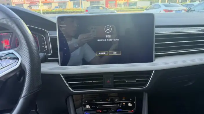 Volkswagen Tiguan L 2022 Model 330TSI Automatic 2WD R-Line Enjoy the version more – фото 9