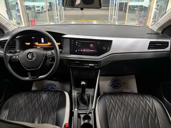 Polo 2023 Model Facelift Plus 1.5L Automatic Indulge in Music Letterpress – фото 5