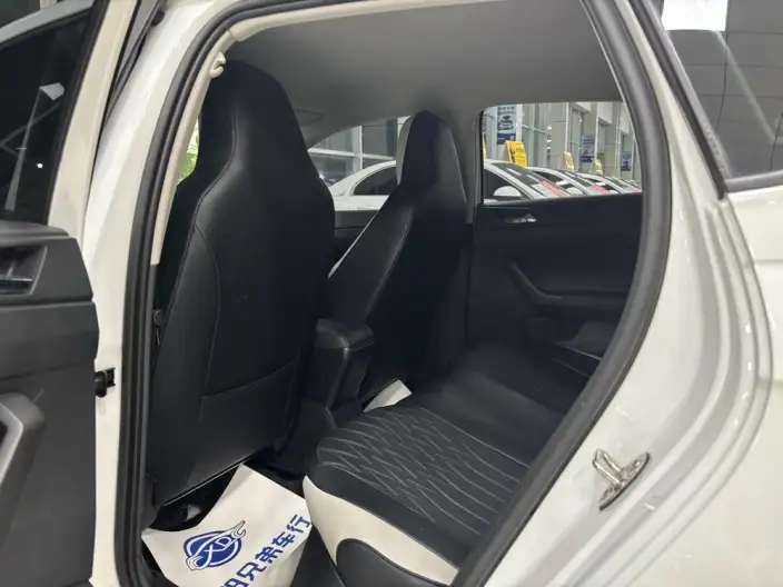 Polo 2023 Model Facelift Plus 1.5L Automatic Indulge in Music Letterpress – фото 8