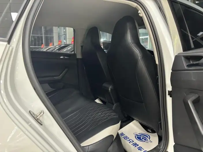 Polo 2023 Model Facelift Plus 1.5L Automatic Indulge in Music Letterpress – фото 9