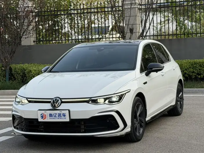Volkswagen Golf 2023 Model 280TSI DSG R-Line 20th Anniversary Memorial – фото 1