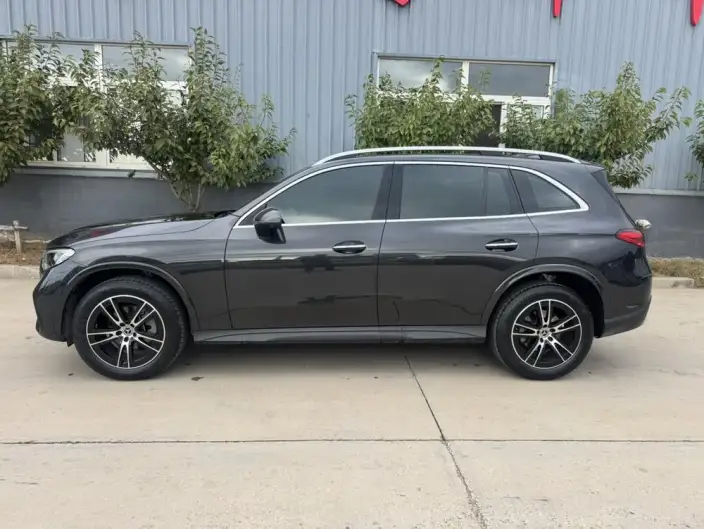 Mercedes-Benz GLC 2025 Model GLC 260 L 4MATIC Luxury Model 5 seat – фото 4