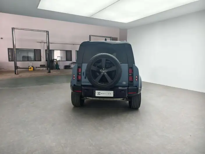 Land Rover Defender 2024 Model 110 3.0T P400 X-Dynamic HSE – фото 4