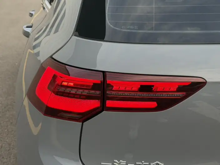 Volkswagen Golf 2021 Model 280TSI DSG R-Line – фото 9