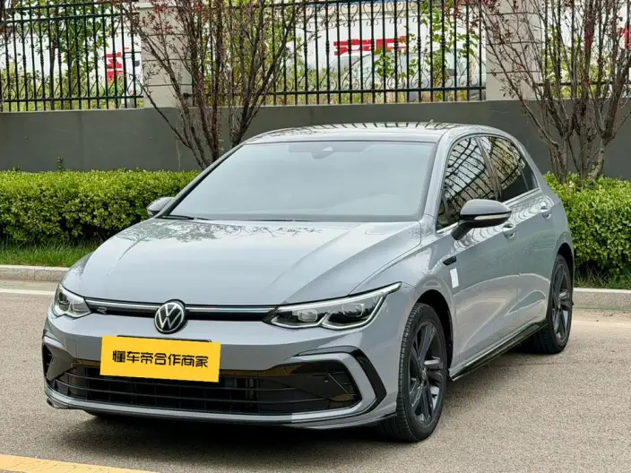 Volkswagen Golf 2023 Model 280TSI DSG R-Line 20th Anniversary Memorial – фото 1