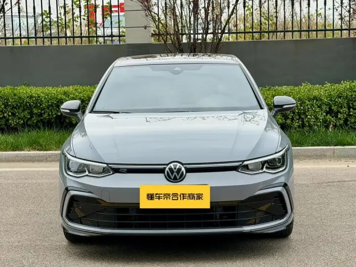 Volkswagen Golf 2023 Model 280TSI DSG R-Line 20th Anniversary Memorial – фото 2