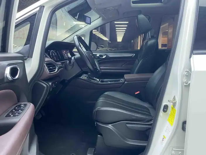 GAC Trumpchi M6 2021 Model 270T Automatic Deluxe Edition 7 seat – фото 10