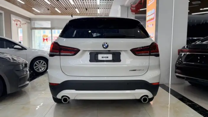BMW X1 2021 Model sDrive25Li Leading Model – фото 3