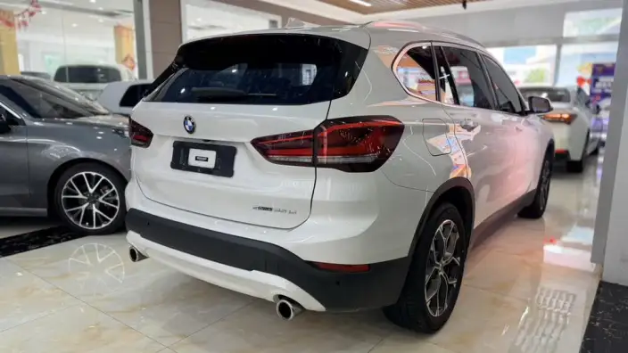 BMW X1 2021 Model sDrive25Li Leading Model – фото 4