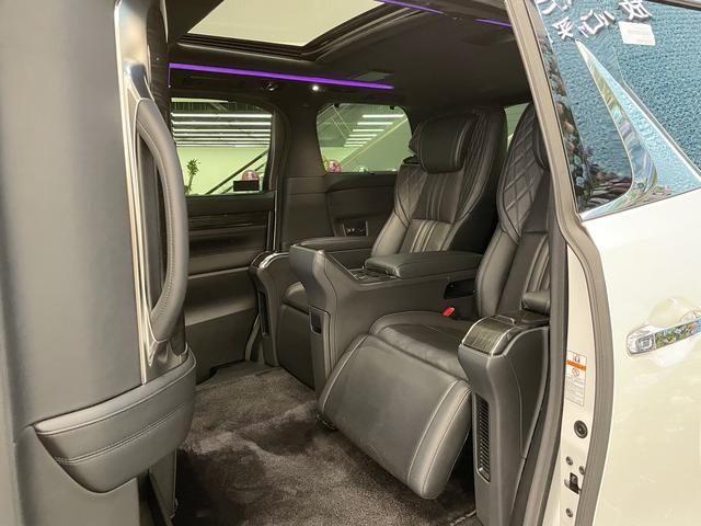 Lexus LM 2020 300h E-Four 4-seat Imperial – фото 12