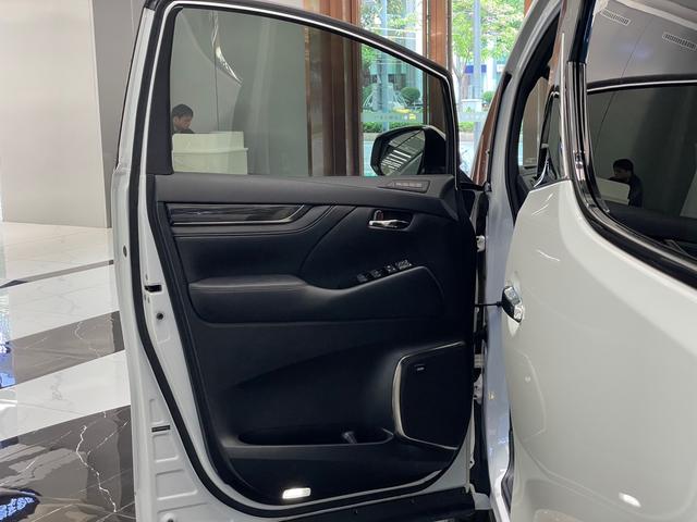 Lexus LM 2020 300h E-Four 4-seat Imperial – фото 17