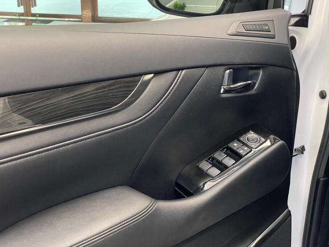 Lexus LM 2020 300h E-Four 4-seat Imperial – фото 18