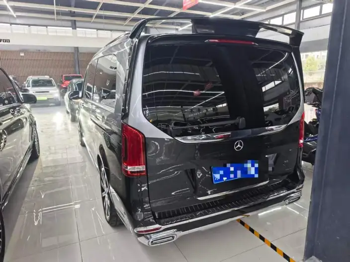 Mercedes-Benz V-Class 2022 Model V 260 L Long wheelbase Premium Edition – фото 3