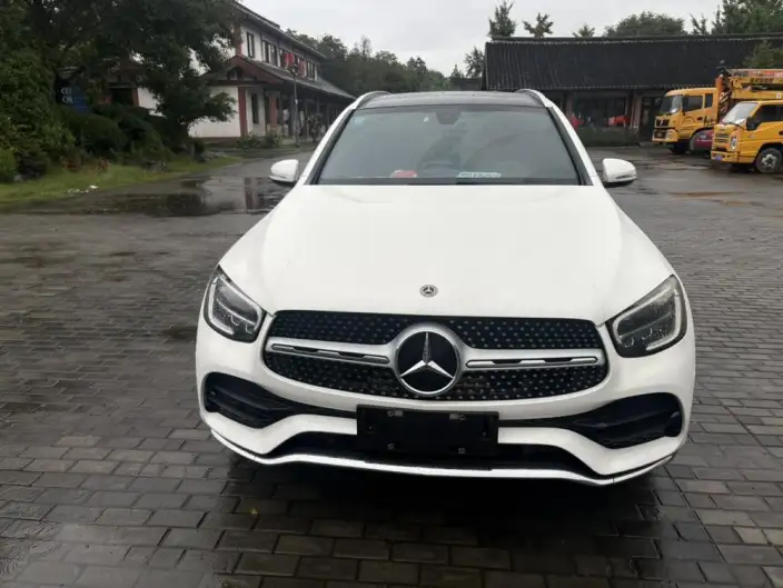 Mercedes-Benz GLC 2020 Model GLC 260 L 4MATIC Luxury Model – фото 2