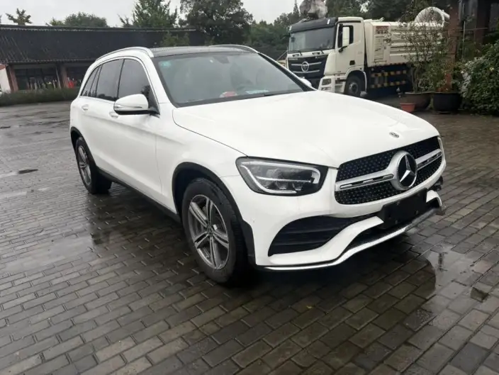 Mercedes-Benz GLC 2020 Model GLC 260 L 4MATIC Luxury Model – фото 3