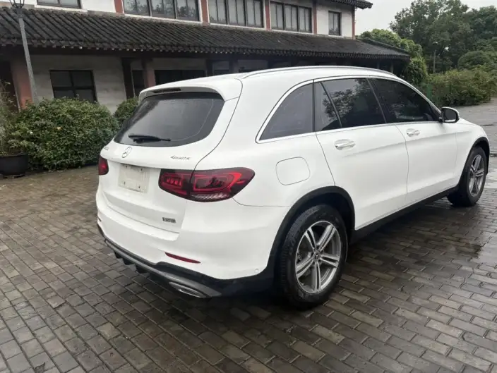 Mercedes-Benz GLC 2020 Model GLC 260 L 4MATIC Luxury Model – фото 6