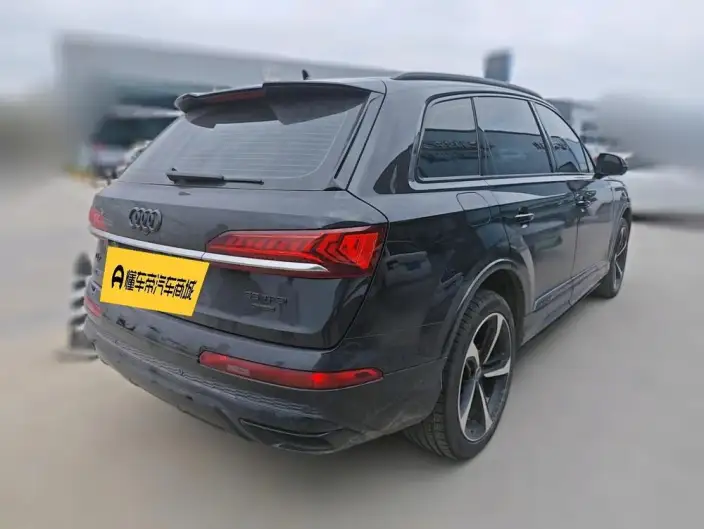 Audi Q7 2021 Model 55 TFSI quattro S line Noble Model – фото 2