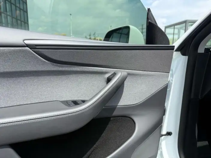 Model Y 2025 Model Rear-wheel drive version – фото 10