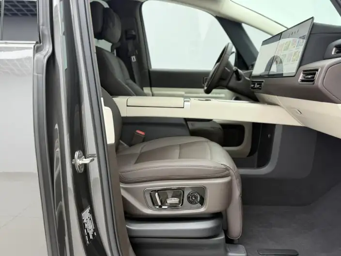 Li Auto MEGA 2024 Model Ultra Edition – фото 7