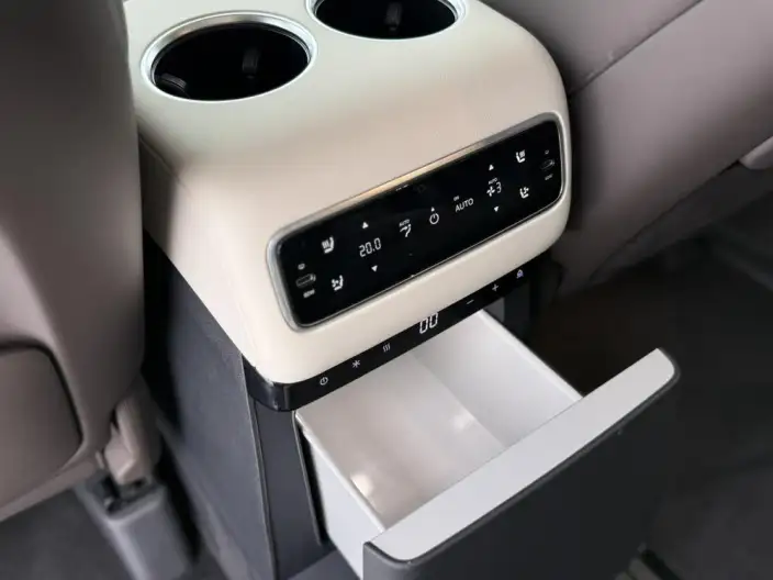 Li Auto MEGA 2024 Model Ultra Edition – фото 9