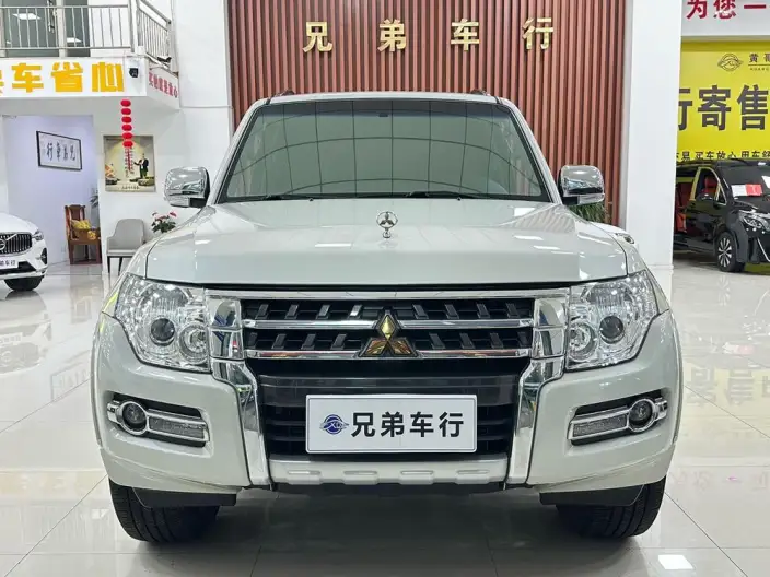 Pajero 2022 Model 3.0L Automatic 4WD 7 seat Parallel Imported – фото 2