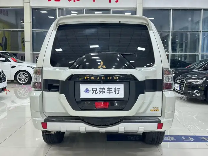 Pajero 2022 Model 3.0L Automatic 4WD 7 seat Parallel Imported – фото 3