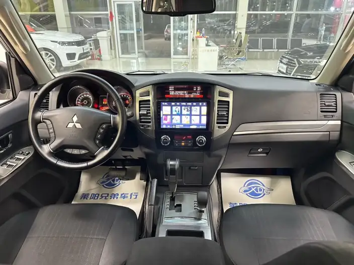 Pajero 2022 Model 3.0L Automatic 4WD 7 seat Parallel Imported – фото 5