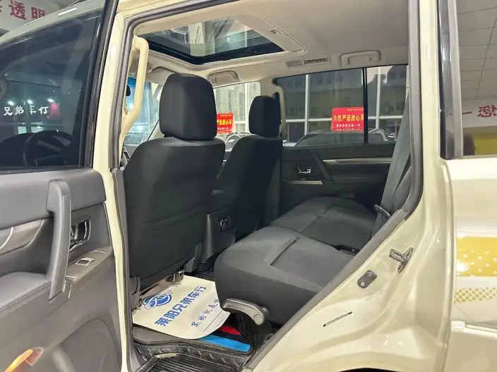 Pajero 2022 Model 3.0L Automatic 4WD 7 seat Parallel Imported – фото 8